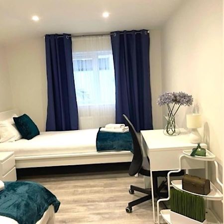 2 Bedroom Serviced Apartment # لندن المظهر الخارجي الصورة