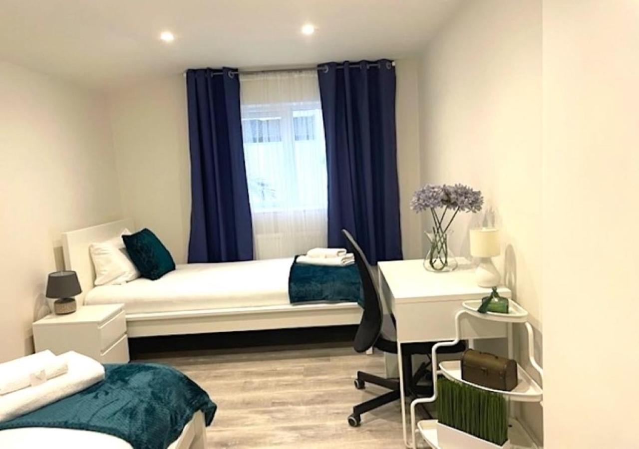 2 Bedroom Serviced Apartment # لندن المظهر الخارجي الصورة