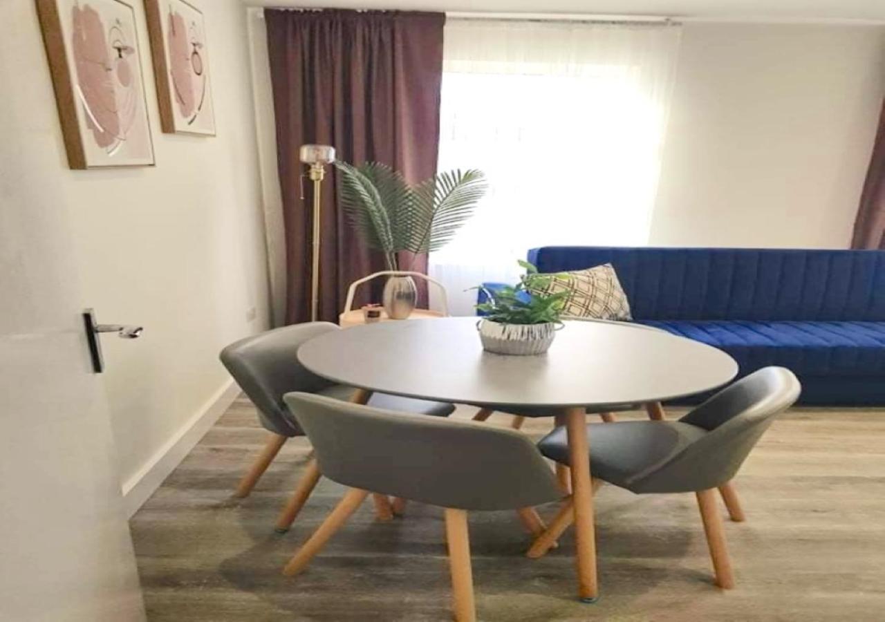 2 Bedroom Serviced Apartment # لندن المظهر الخارجي الصورة