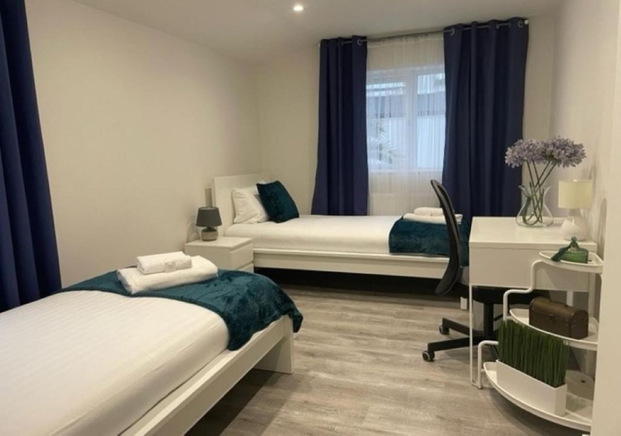 2 Bedroom Serviced Apartment # لندن المظهر الخارجي الصورة